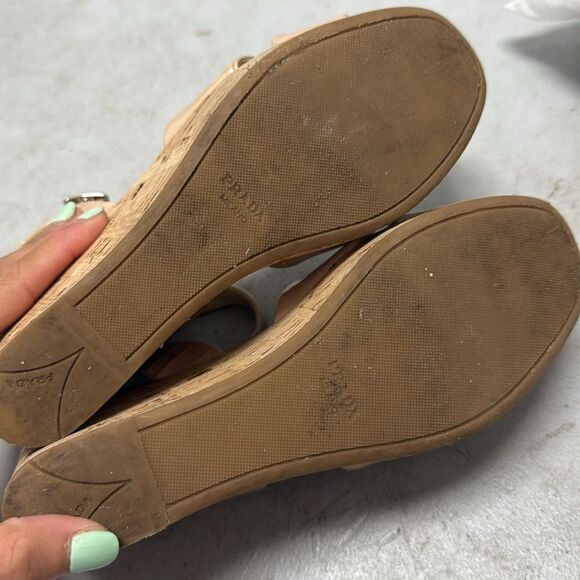 Elegant Beige Wedge Sandals PRADA Authetix Wedge Platform Patent Tan Sandals - Picture 4 of 5